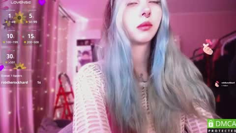 justmeowgirl online show from May 8, 5:10 am