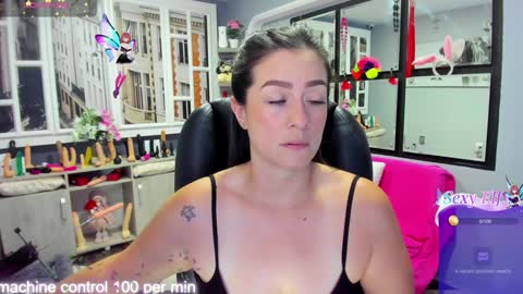 Snapshot of kagomme_h chatting on December 19, 4:45 am Antonella online show from December 19, 4:45 am
