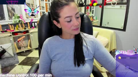 Snapshot of kagomme_h chatting on December 23, 2:56 am Antonella online show from December 23, 2:56 am