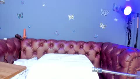 kaira_mosse_ online show from June 20, 12:09 pm