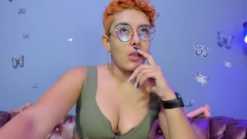 kaira_mosse_ online show from February 6, 12:19 pm