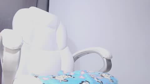 Hannah online show from November 29, 6:56 pm