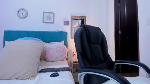 Kamilalopez online show from July 17, 8:34 pm