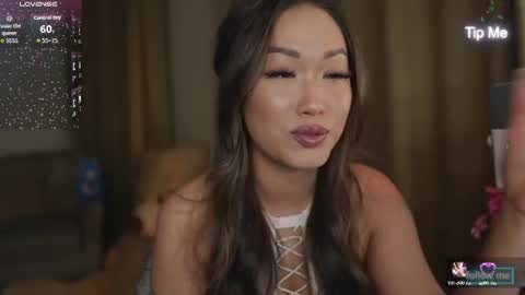 kamilee__xo online show from June 17, 6:42 pm
