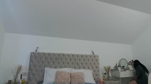 Kandy online show from August 3, 5:00 am