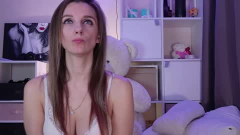 Julia online show from March 12, 10:01 pm