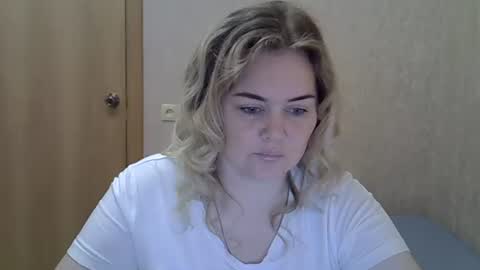 karennelsonx online show from June 20, 1:03 pm
