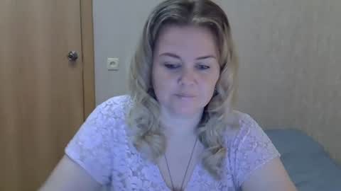 karennelsonx online show from July 31, 1:34 pm
