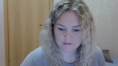 karennelsonx online show from October 17, 3:37 pm