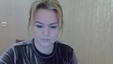 karennelsonx online show from February 24, 9:41 am