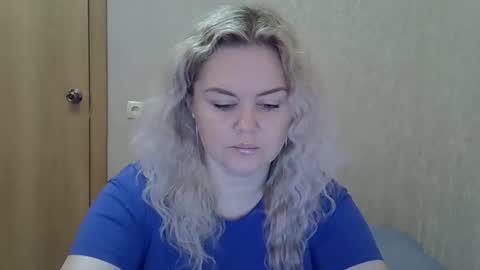 karennelsonx online show from February 5, 8:39 am