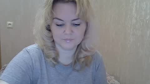 karennelsonx online show from February 6, 1:32 pm