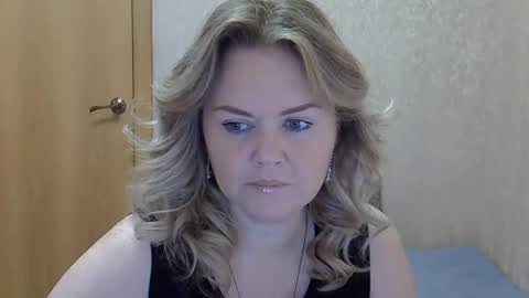 karennelsonx online show from November 9, 10:22 am