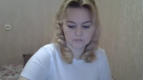 karennelsonx online show from January 31, 11:35 am