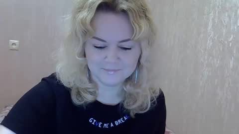 karennelsonx online show from February 21, 2:06 pm