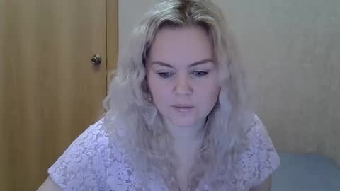 karennelsonx online show from February 9, 11:45 am