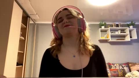 Im Olivia online show from November 8, 8:19 am