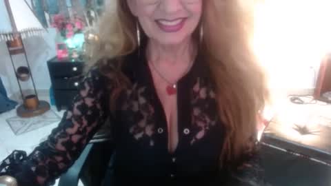Snapshot of karima_sarabe chatting on September 19, 9:58 pm karima_sarabe online show from September 19, 9:58 pm