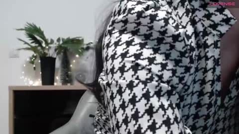 You can call me K  online show from December 6, 6:59 am