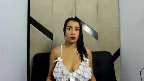 Snapshot of karina_aurora chatting on March 2, 3:45 am karina_aurora online show from March 2, 3:45 am