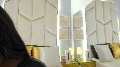 karinaacox online show from July 1, 12:15 pm
