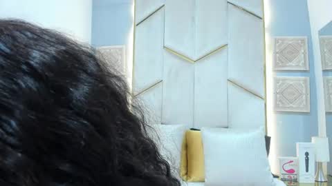 karinaacox online show from April 30, 5:40 pm