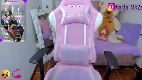 Snapshot of karla_cutee1 chatting on December 6, 3:22 pm karla online show from December 6, 3:22 pm