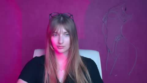 Snapshot of karla_flower chatting on September 15, 5:05 am Karla online show from September 15, 5:05 am
