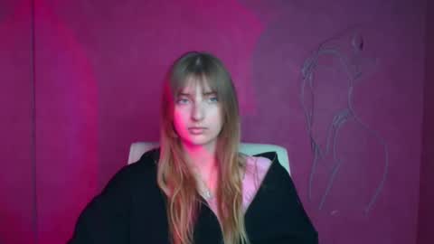 Snapshot of karla_flower chatting on September 16, 5:15 am Karla online show from September 16, 5:15 am