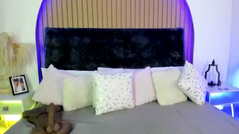 Karla Gonzaless online show from August 3, 6:57 pm