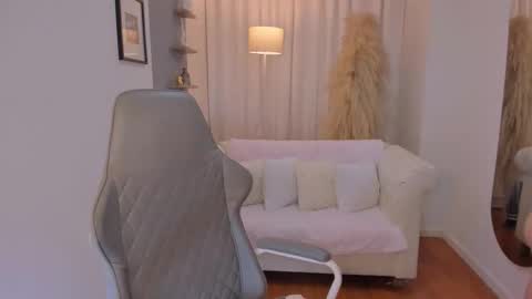 Karlita online show from March 11, 3:00 am