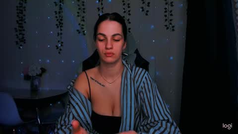 karla_lim online show from February 9, 1:03 pm