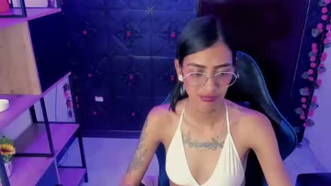 karlaslutskinny__ online show from July 11, 10:43 pm