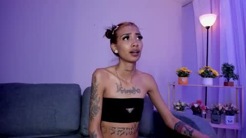 karlaslutskinny__ online show from November 15, 5:03 pm