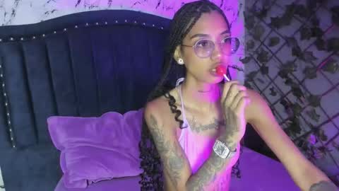 karlaslutskinny__ online show from April 28, 10:02 pm