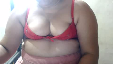 karolbb21 online show from July 11, 11:16 pm