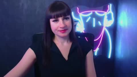 Snapshot of karolina_mia chatting on December 3, 6:24 am Caroline online show from December 3, 6:24 am