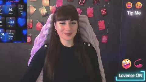 Snapshot of karolina_mia chatting on October 18, 9:45 am Caroline online show from October 18, 9:45 am