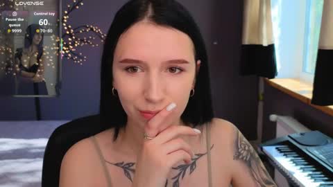 Karolina online show from May 3, 5:44 am