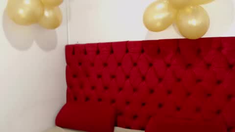 Snapshot of karolineburnx chatting on February 1, 5:18 am Isa online show from February 1, 5:18 am