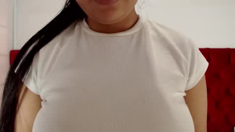 Snapshot of karolineburnx chatting on February 21, 6:37 pm Isa online show from February 21, 6:37 pm
