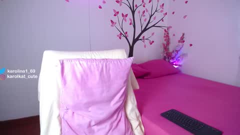 Karolina 3 online show from October 3, 3:39 pm