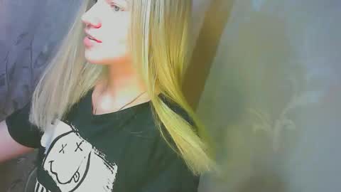 Caroline Fox online show from September 14, 10:57 am