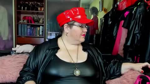 Kary Queen online show from March 2, 6:24 pm