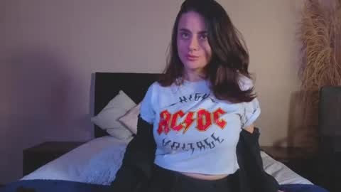 kassandra james online show from July 16, 2:43 pm