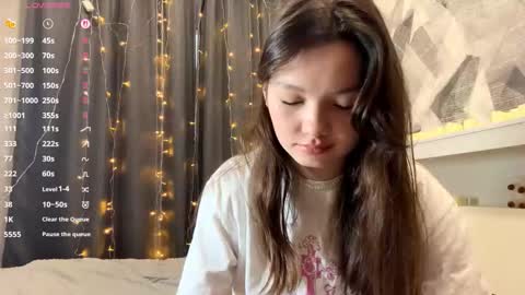 Kira online show from December 2, 9:44 am