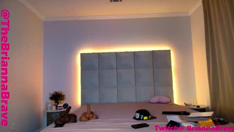 BriannaBrave online show from November 9, 2:51 am