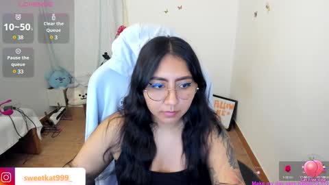 Snapshot of kat_ly_chan chatting on February 6, 12:37 pm Kat       online show from February 6, 12:37 pm