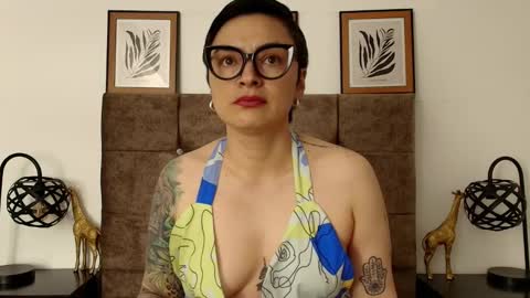 Snapshot of kat_paradisse chatting on September 25, 10:40 pm kat paradisse online show from September 25, 10:40 pm