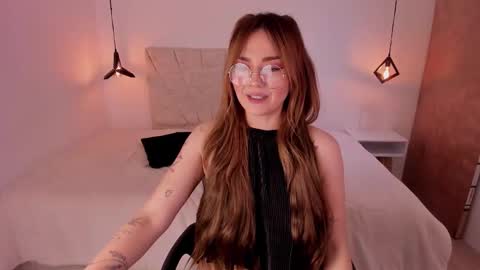 K A T A  H O O T online show from March 4, 9:32 pm